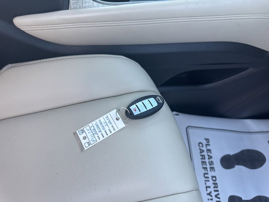 Used 2023 Nissan Murano SV image 19