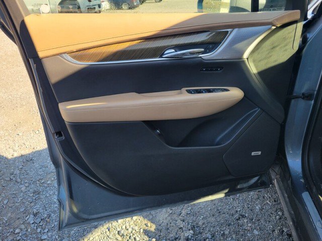 Used 2020 Cadillac XT6 Premium Luxury w/ Platinum Package FWD image 13