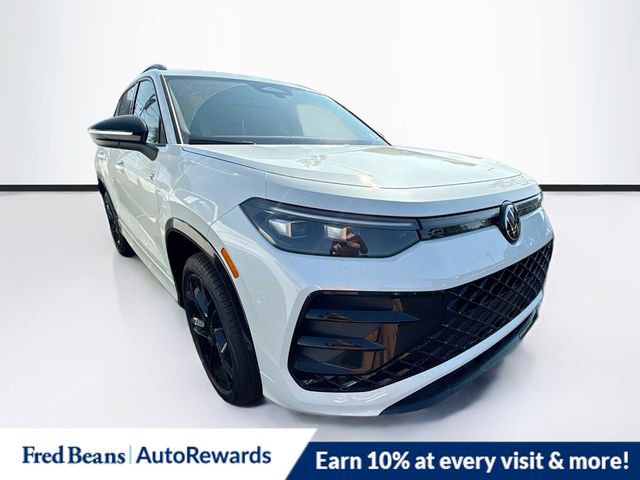 New 2025 Volkswagen Tiguan SE R-Line image 1