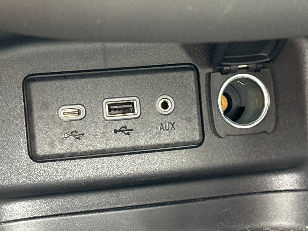Certified 2023 Chevrolet Equinox RS FWD image 19