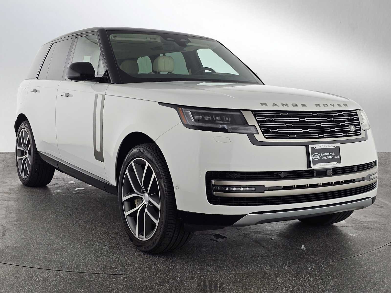 Used 2024 Land Rover Range Rover SE AWD/4WD image 7