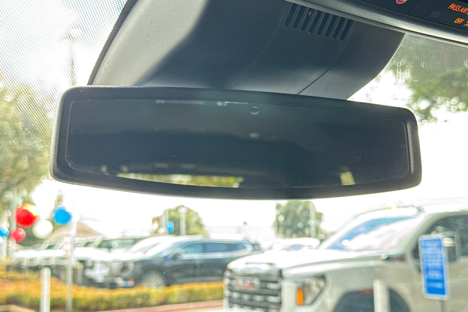 Used 2024 GMC Yukon SLT image 25