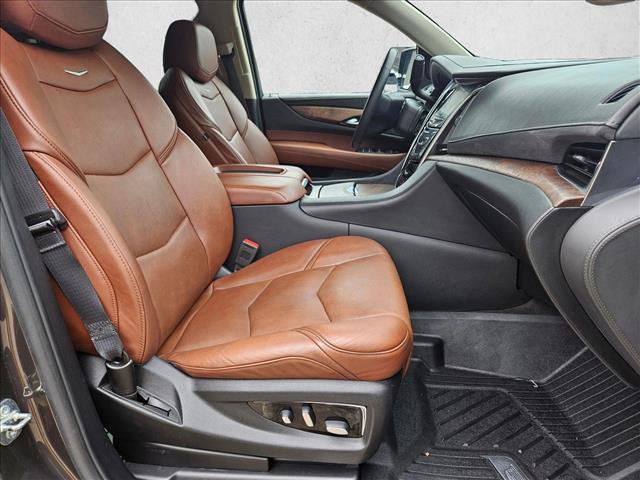 Used 2020 Cadillac Escalade ESV Premium Luxury AWD/4WD image 23