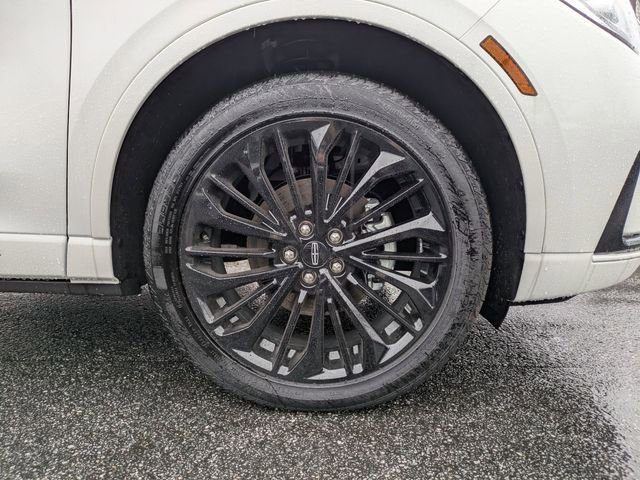 New 2025 Lincoln Corsair Reserve w/ Equipment Group 202A image 11