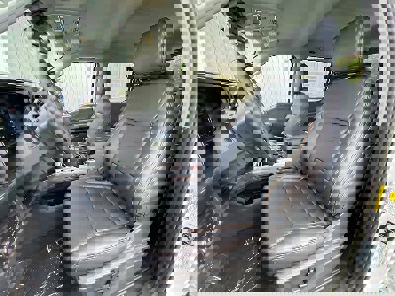 New 2026 Ford F350 Lariat w/ Lariat Premium Package image 16