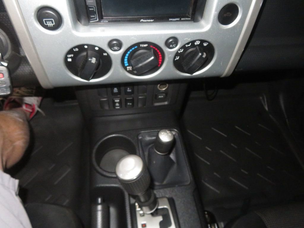 Used 2007 Toyota FJ Cruiser 4WD image 35