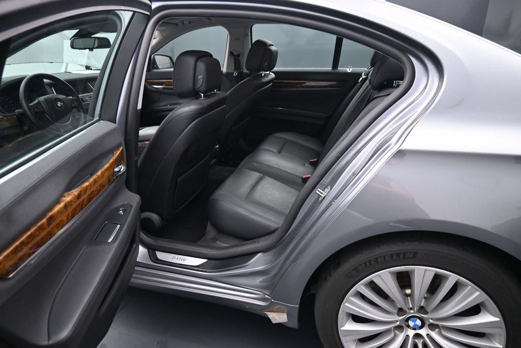 Used 2015 BMW 740i RWD image 20