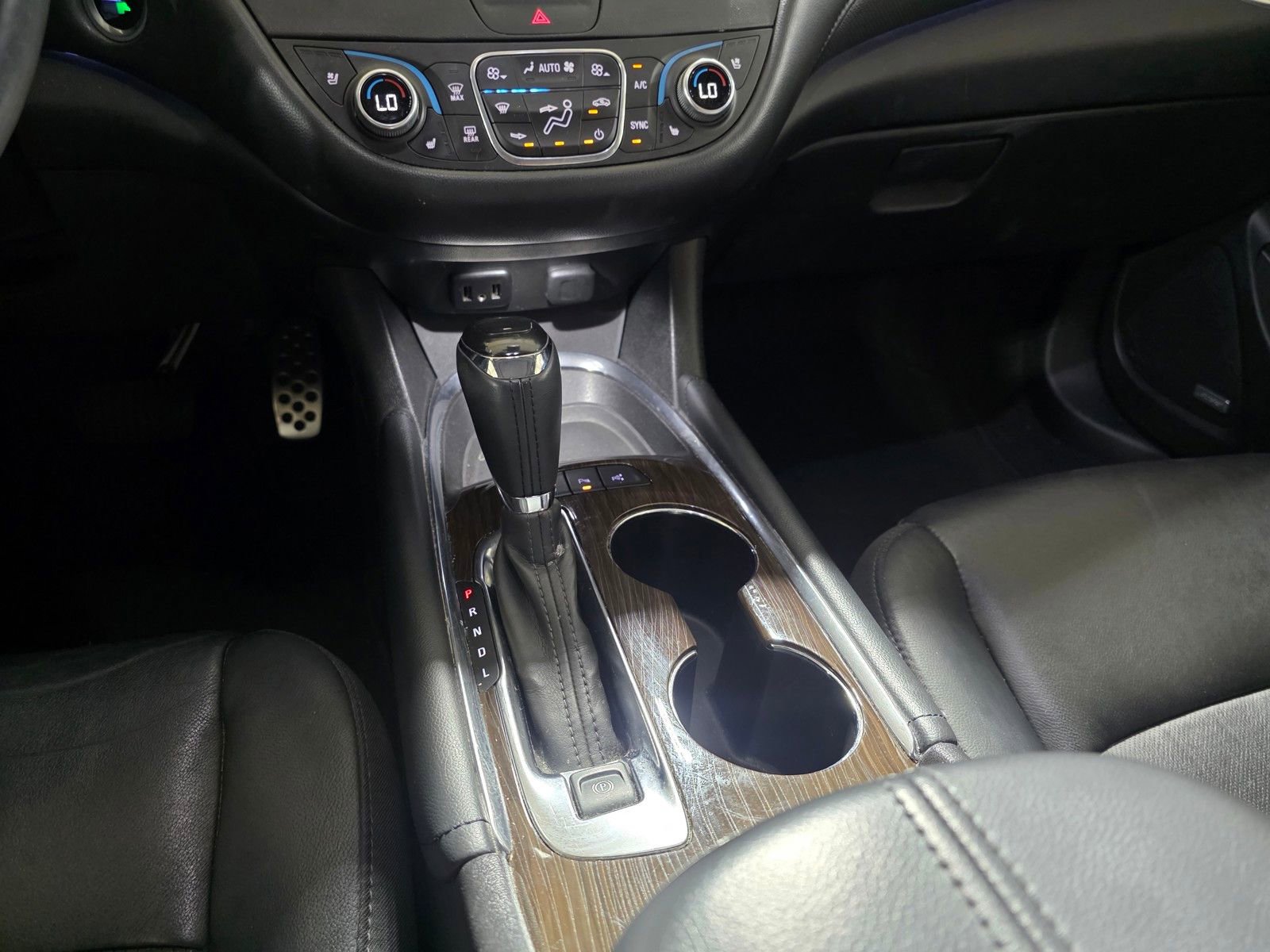 Used 2017 Chevrolet Malibu Premier w/ Premier Sun and Wheel Package FWD image 19
