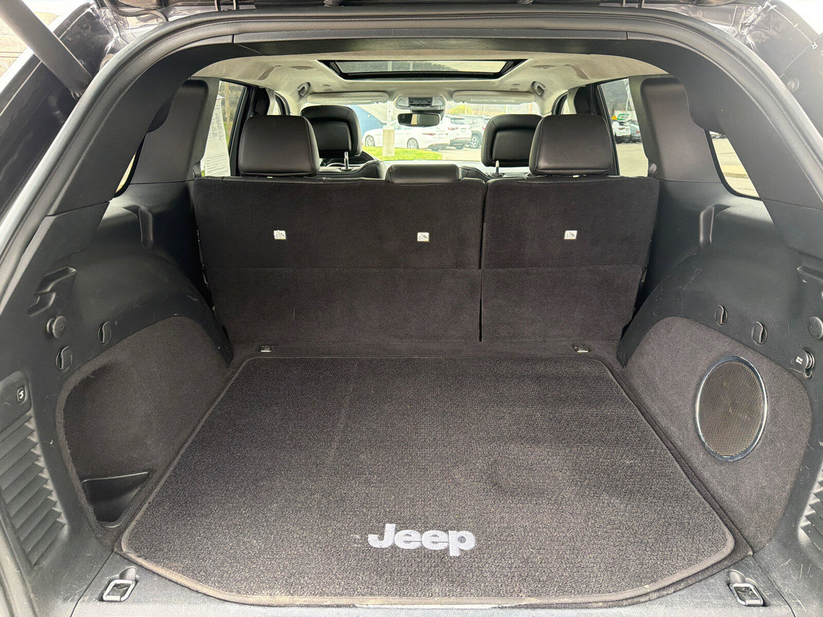 Used 2020 Jeep Grand Cherokee Summit AWD/4WD image 10