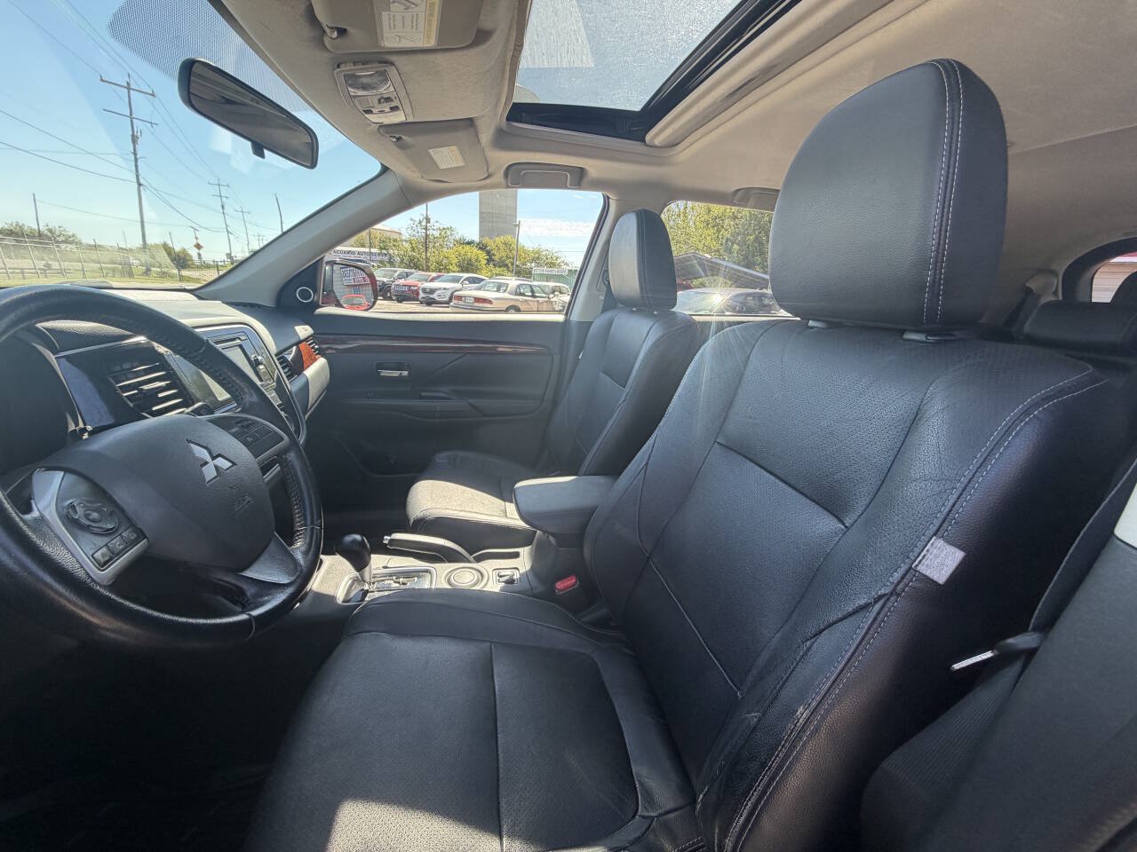 Used 2015 Mitsubishi Outlander SE FWD image 8