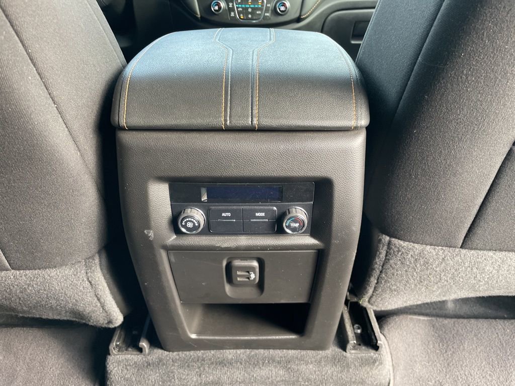 Used 2021 Chevrolet Traverse LT image 34