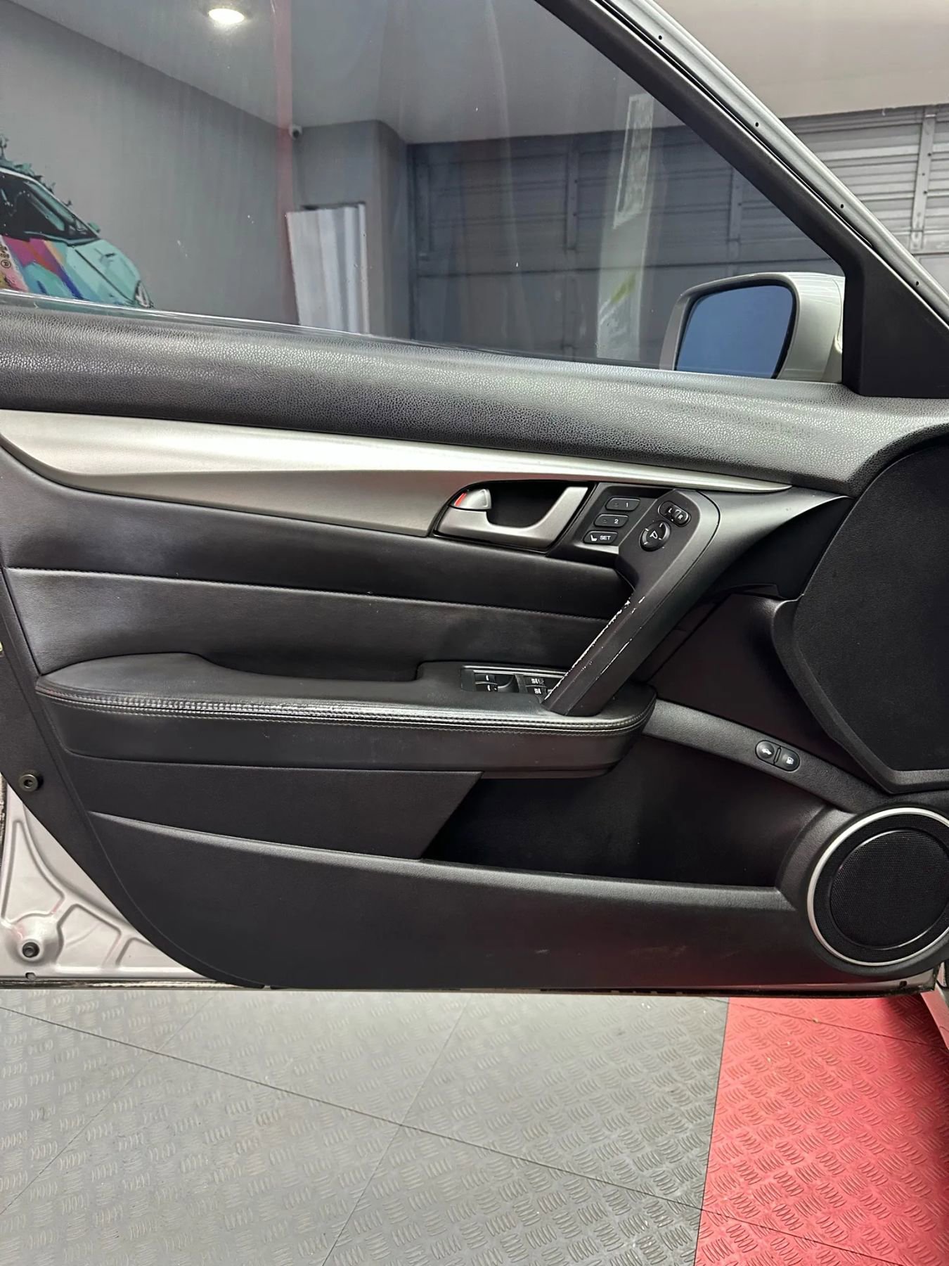 Used 2011 Acura TL w/ Technology Package image 9