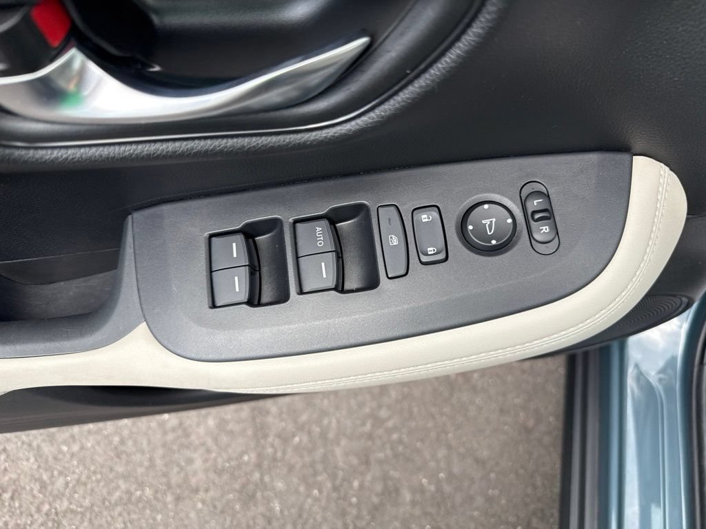 Used 2023 Honda HR-V LX image 15