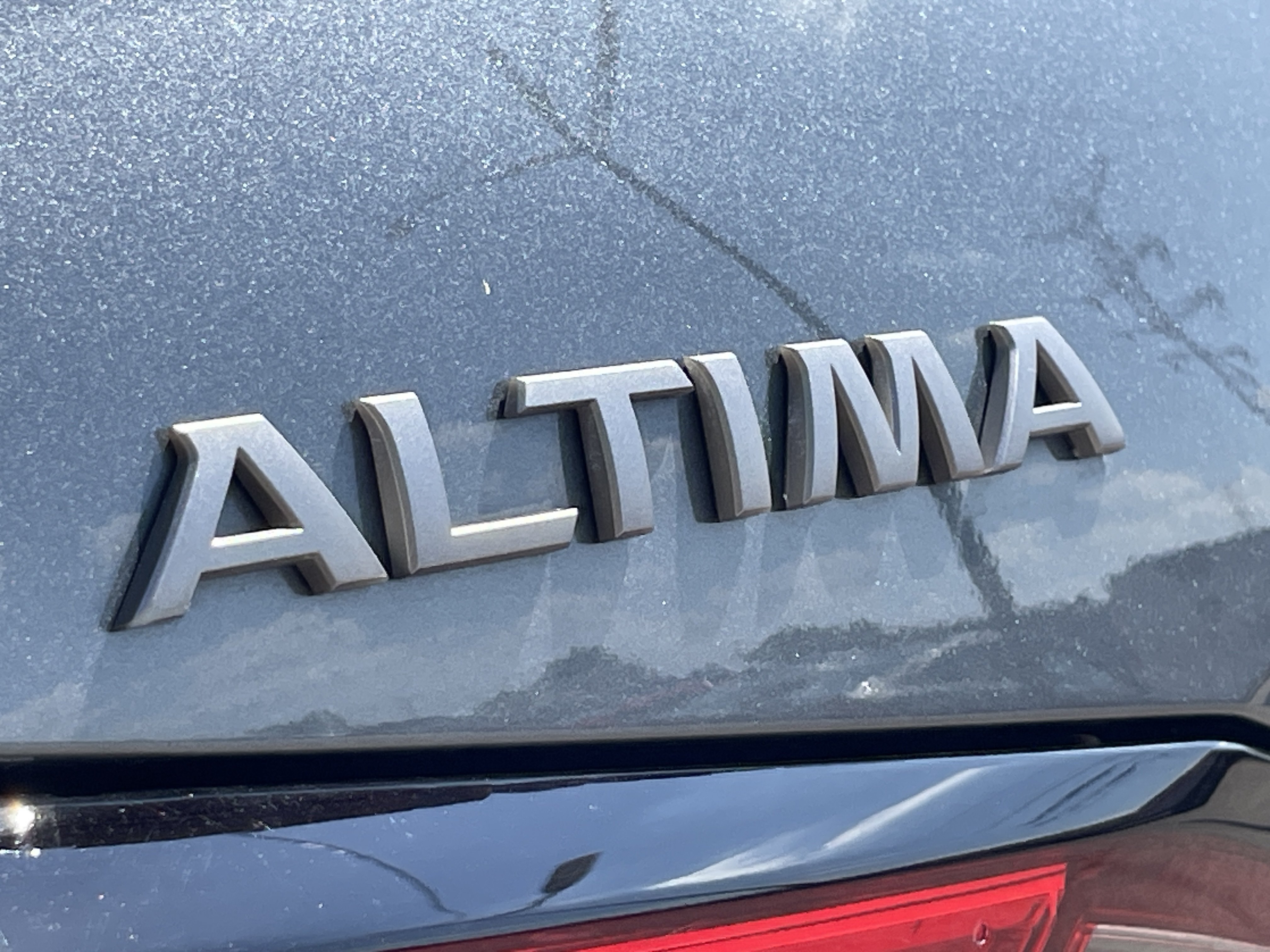 Used 2025 Nissan Altima 2.5 SR FWD image 12
