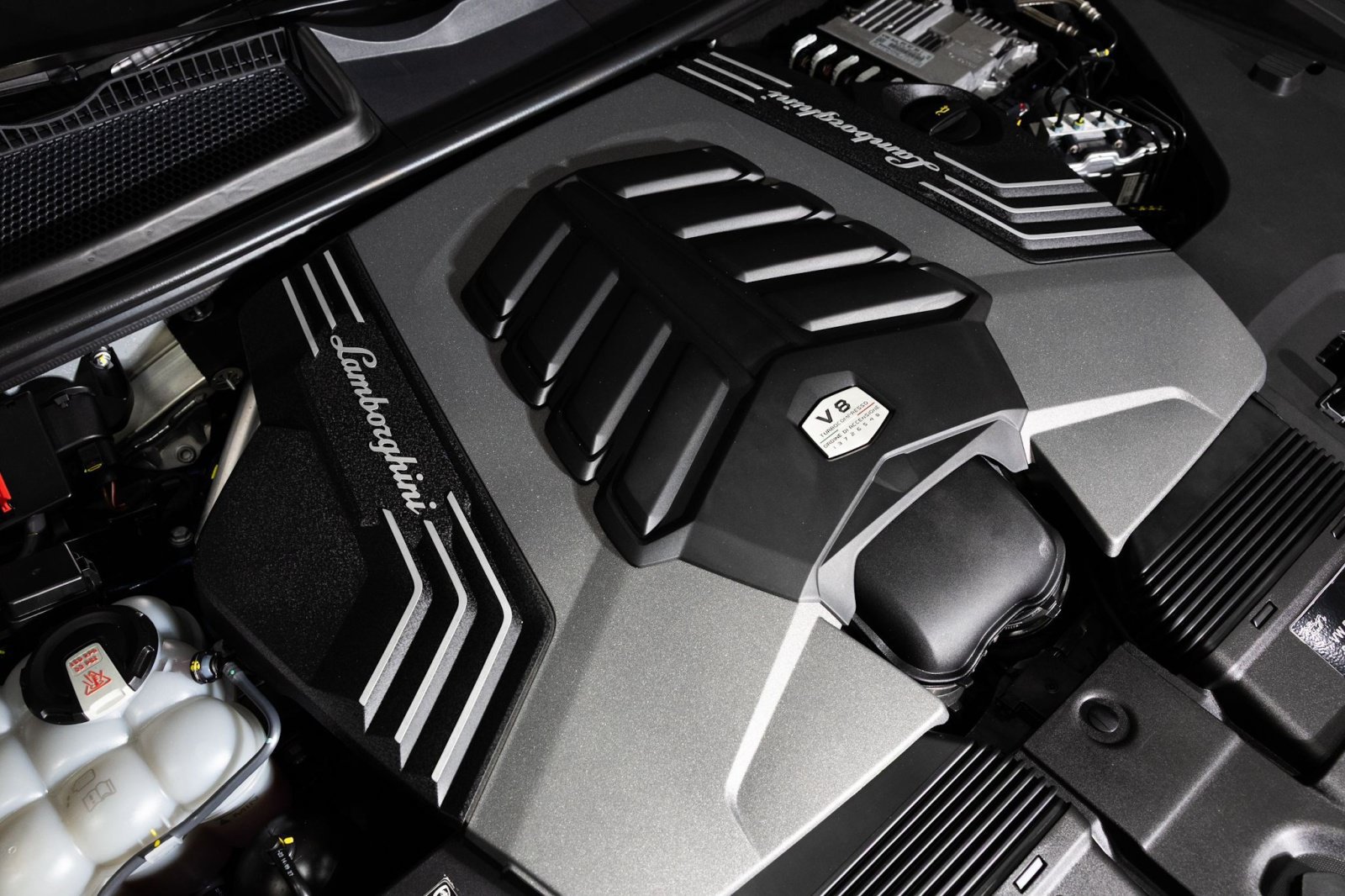 Used 2024 Lamborghini Urus Performante AWD/4WD image 49