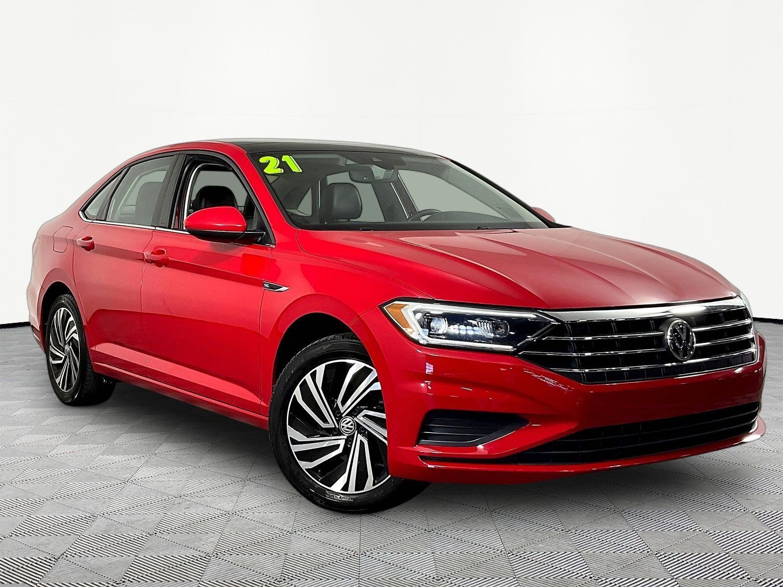 Used 2021 Volkswagen Jetta SEL FWD image 3