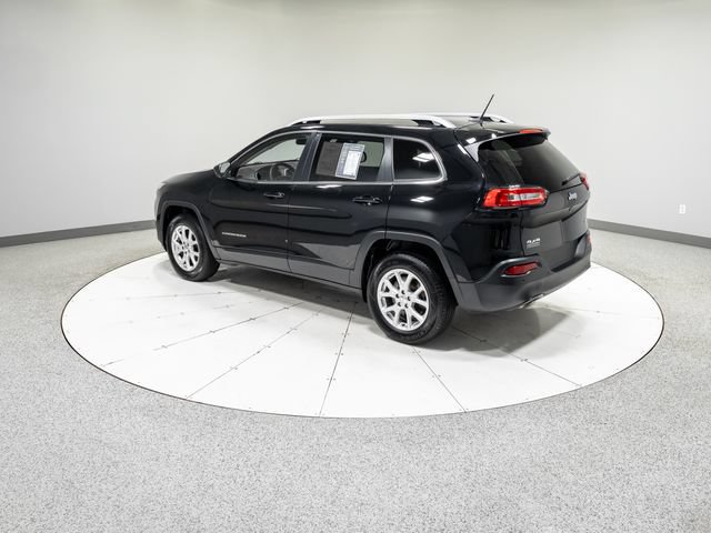 Used 2018 Jeep Cherokee Latitude w/ Safety Group AWD/4WD image 30