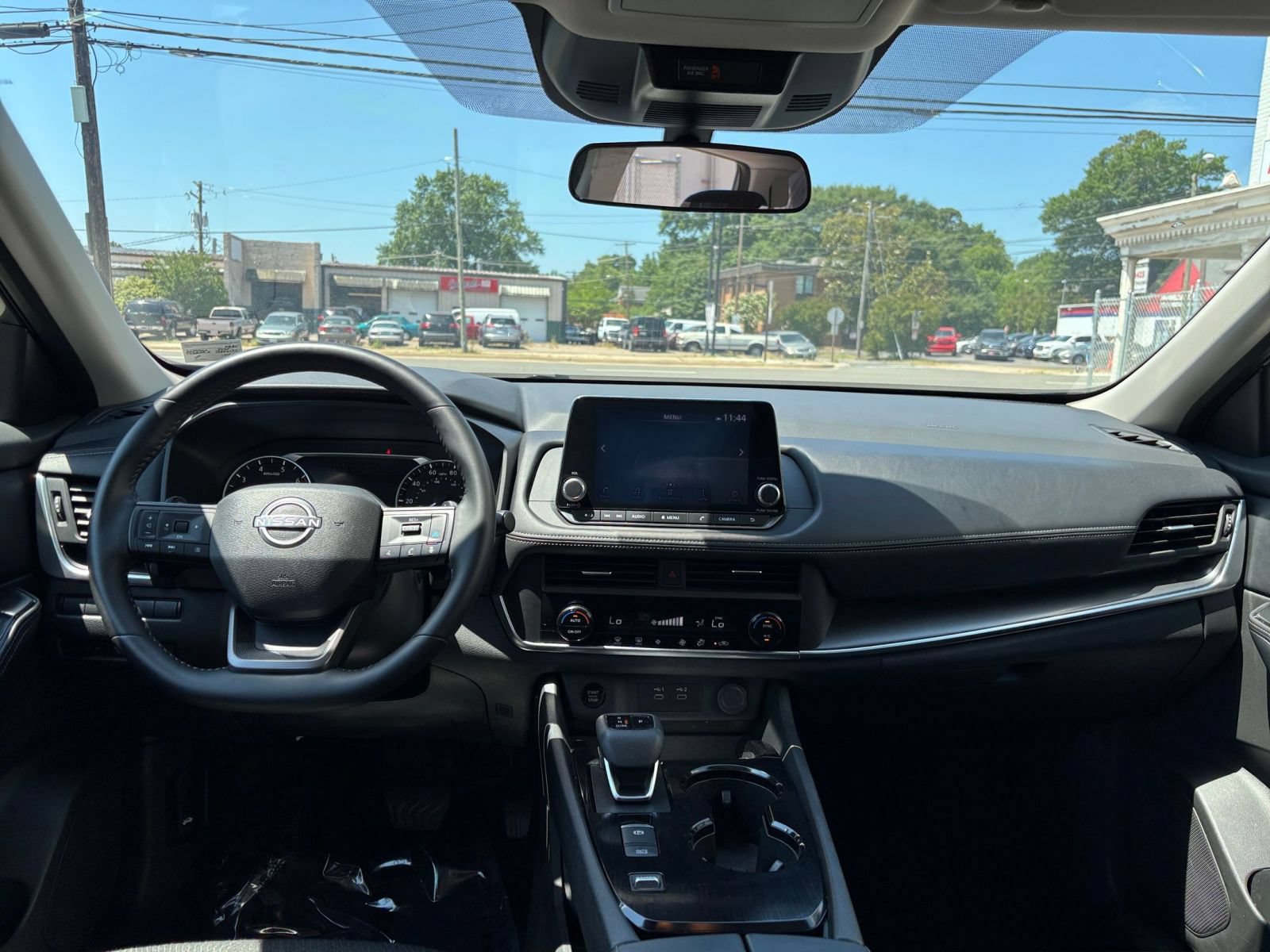 Used 2025 Nissan Rogue SV FWD image 36
