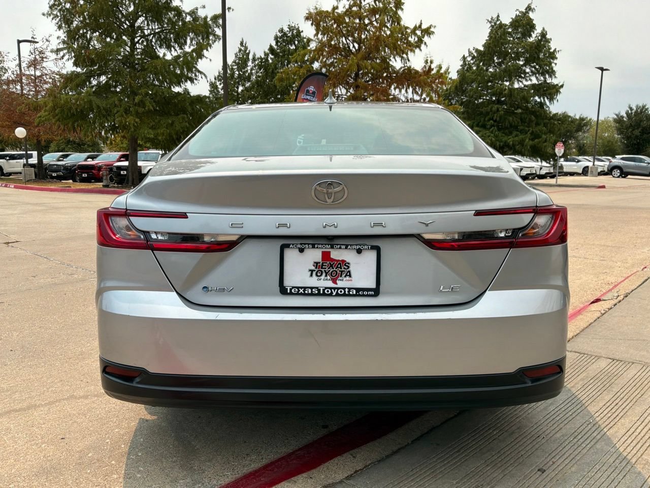 Used 2025 Toyota Camry LE FWD image 7