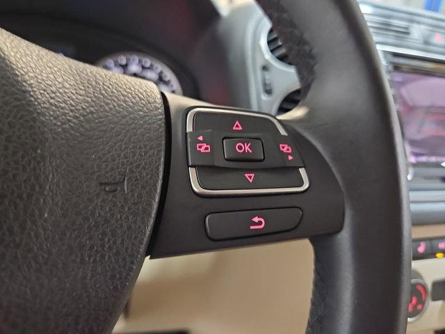 Used 2017 Volkswagen Tiguan S image 25