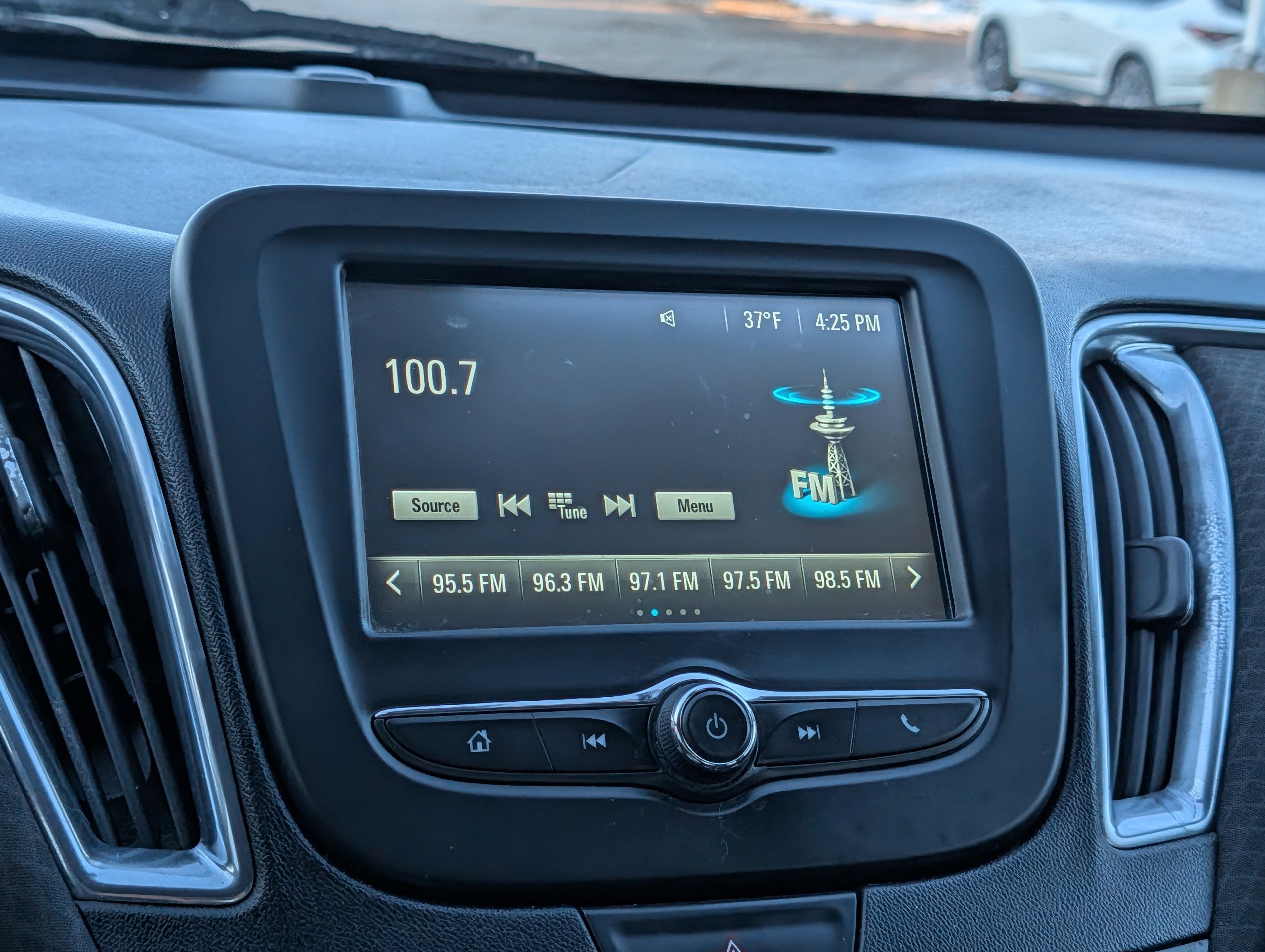 Used 2018 Chevrolet Malibu LT image 22