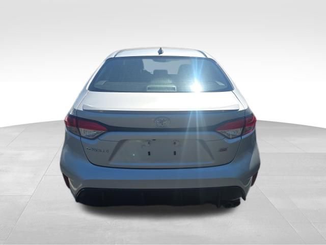 Used 2025 Toyota Corolla SE FWD image 4