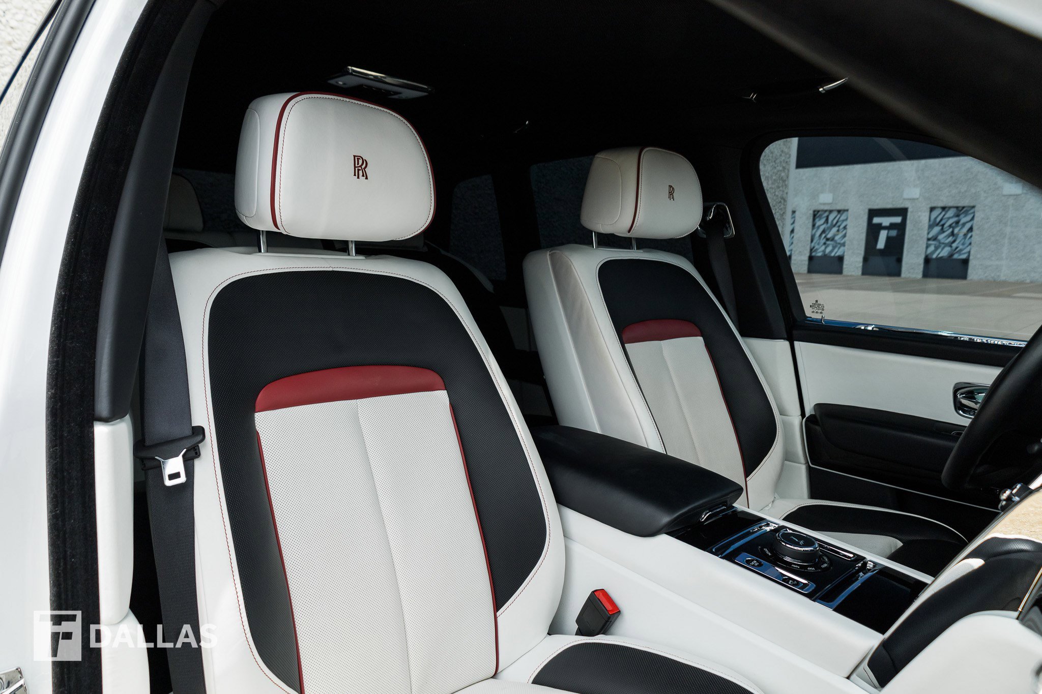 Used 2022 Rolls-Royce Cullinan w/ Technology Package AWD/4WD image 40