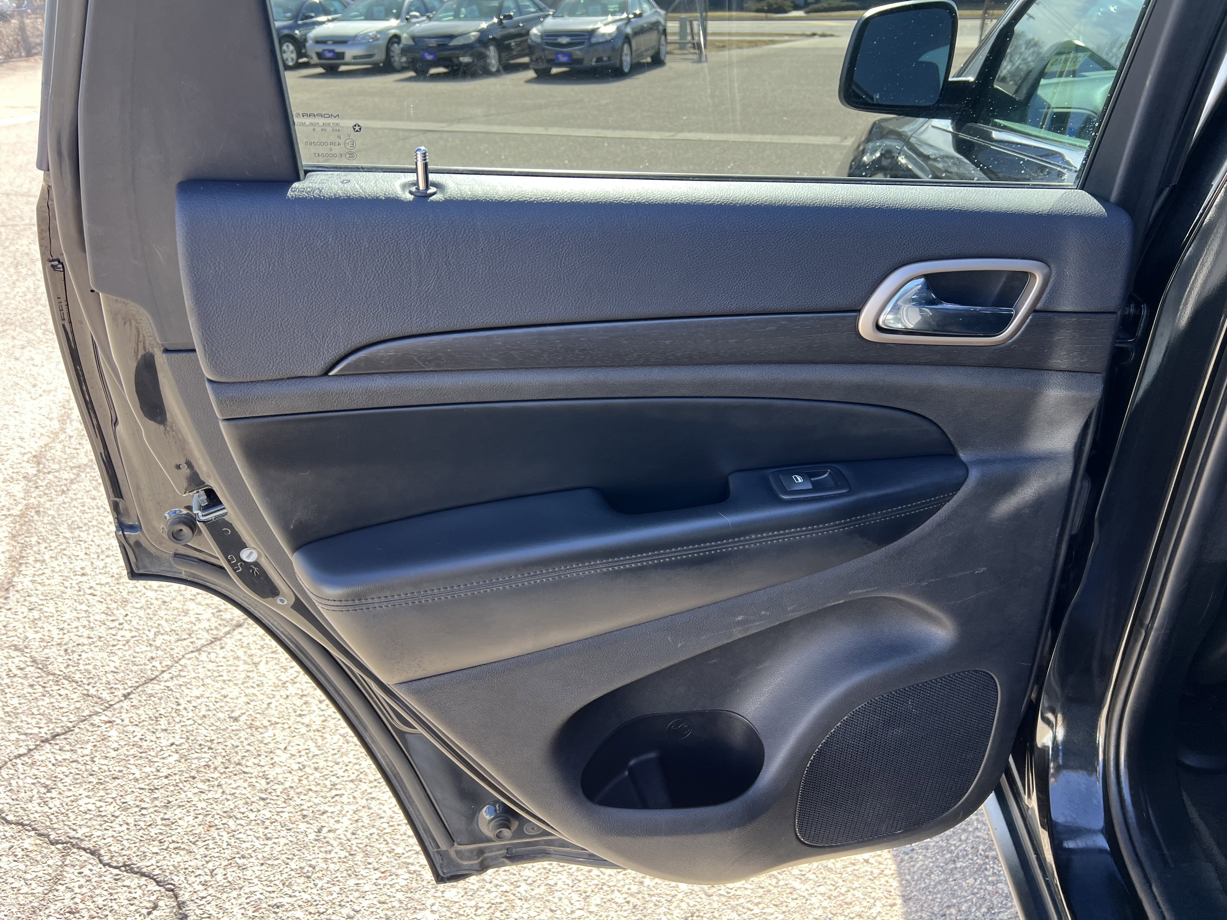 Used 2016 Jeep Grand Cherokee Laredo w/ Quick Order Package 23E image 12