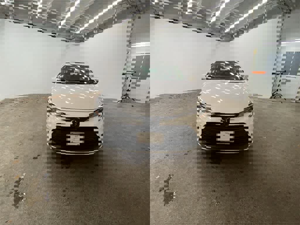 Used 2024 Toyota Corolla LE image 9