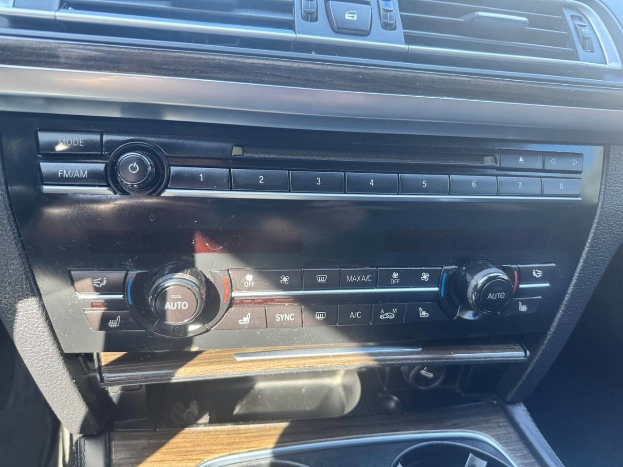 Used 2015 BMW 750i 750i 4dr Sedan image 20