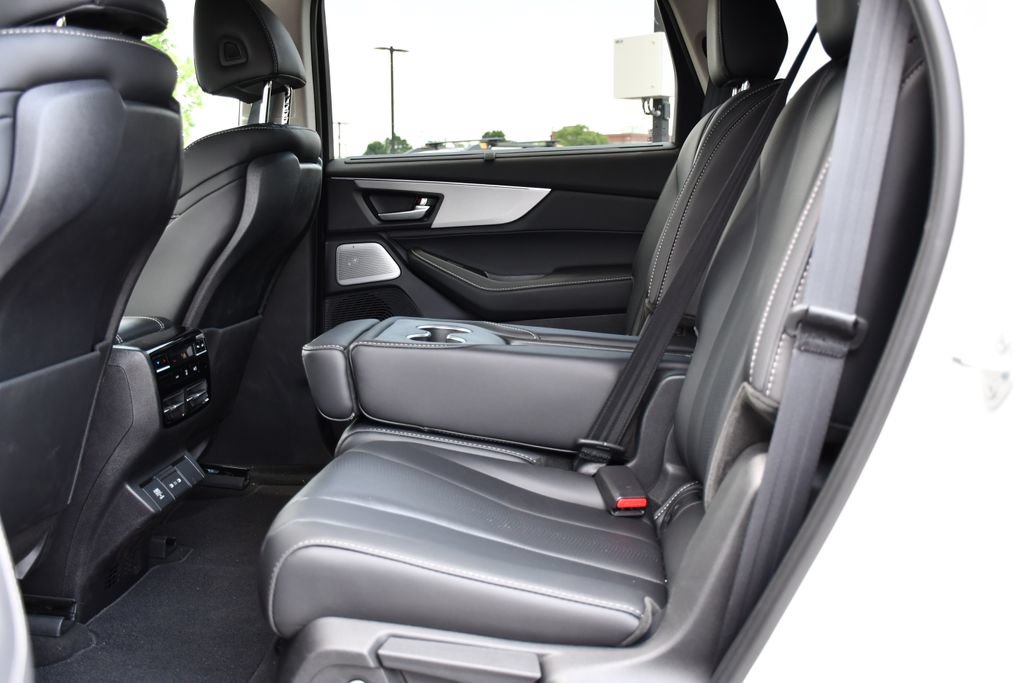 Certified 2026 Acura MDX FWD w/ Technology Package image 16