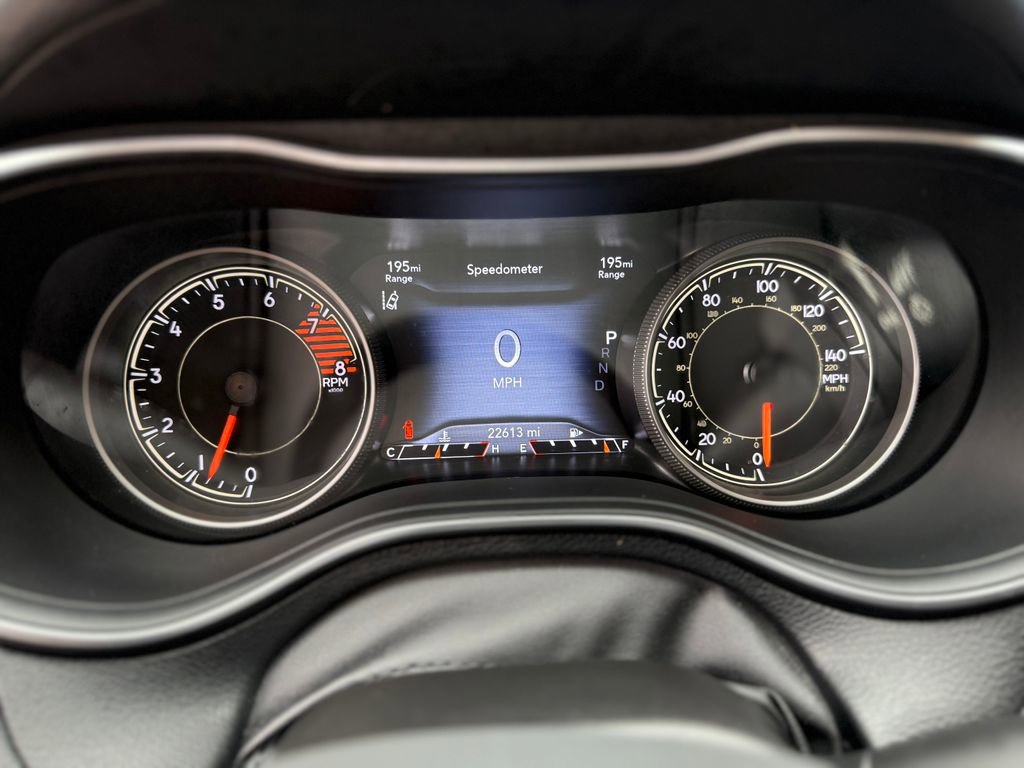 Used 2022 Jeep Cherokee Limited image 7