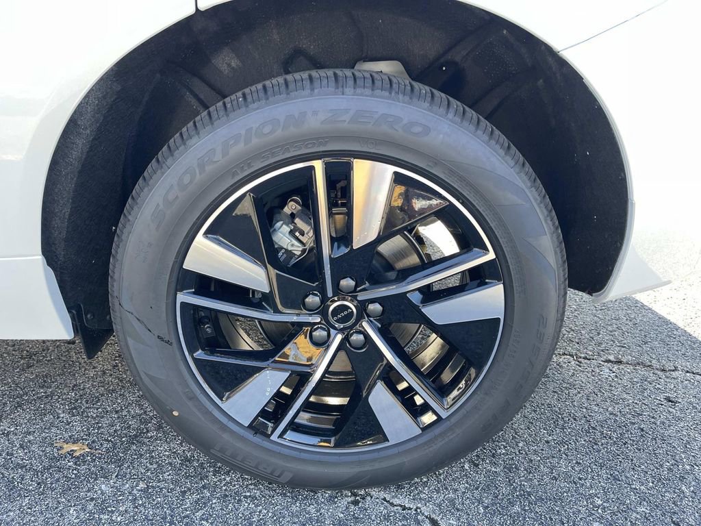 New 2026 Volvo XC60 B5 Plus w/ Climate Package image 11