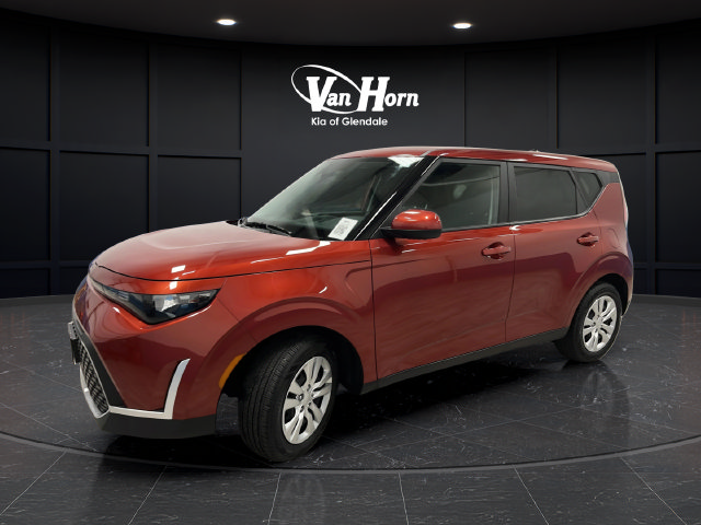 Used 2023 Kia Soul LX FWD image 3