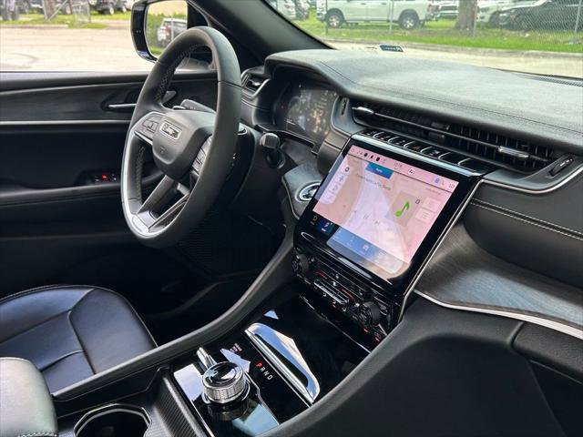 Certified 2024 Jeep Grand Cherokee Limited w/ Black Appearance Package image 35