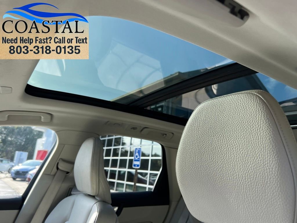 Used 2022 Volvo XC60 B5 Momentum AWD/4WD image 12