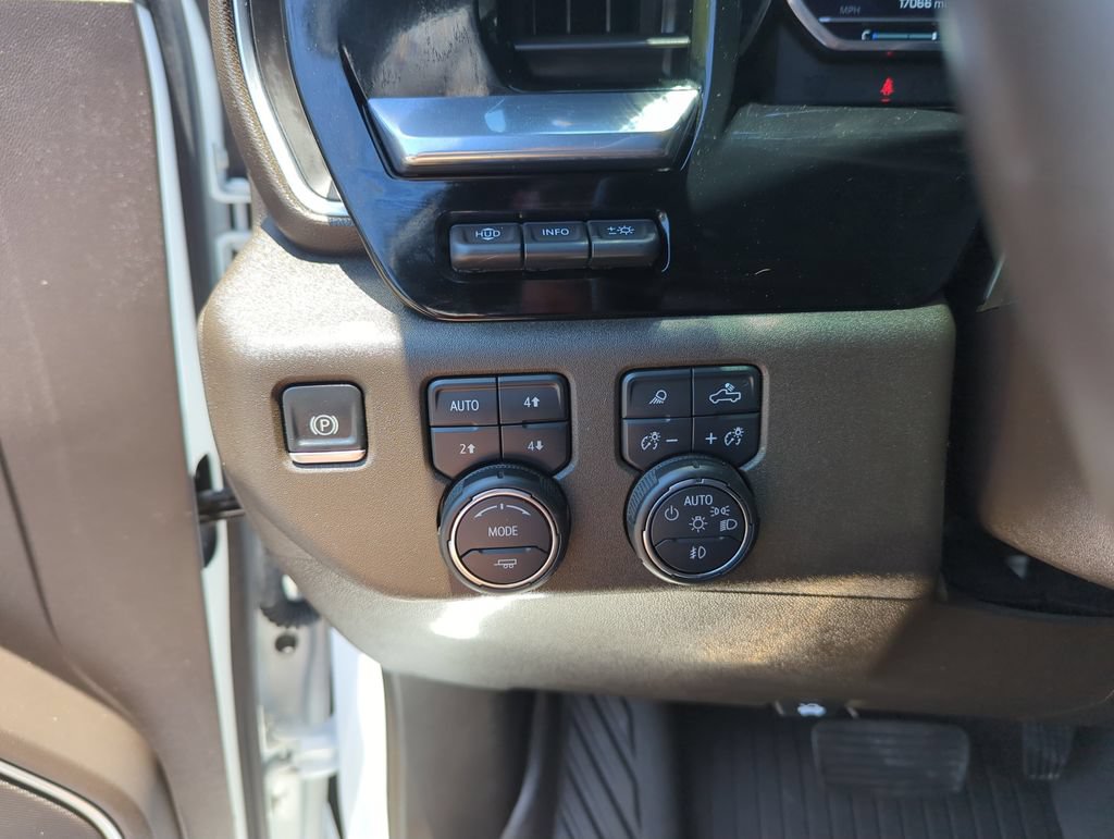 Used 2025 Chevrolet Silverado 1500 LTZ w/ LTZ Premium Texas Edition AWD/4WD image 19