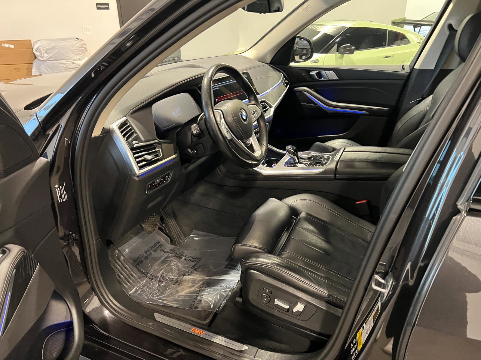 Used 2022 BMW X7 xDrive40i w/ Premium Package image 10