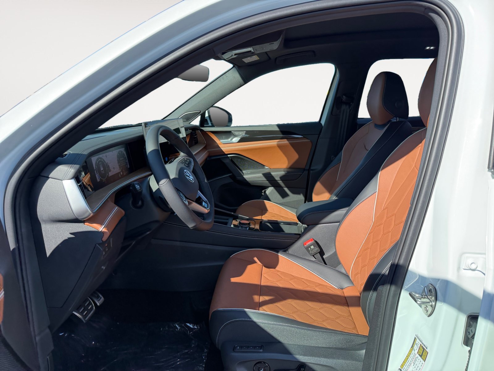 New 2026 Volkswagen Tiguan SEL R-Line AWD/4WD image 10