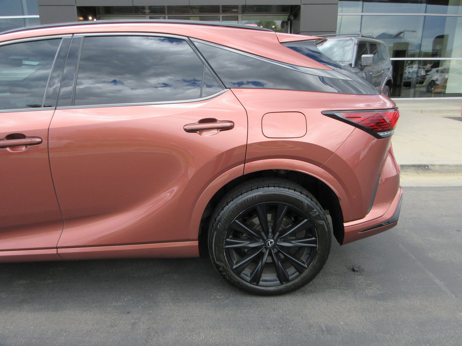 Used 2023 Lexus RX 500h F Sport w/ Accessory Package (Z1) AWD/4WD image 5