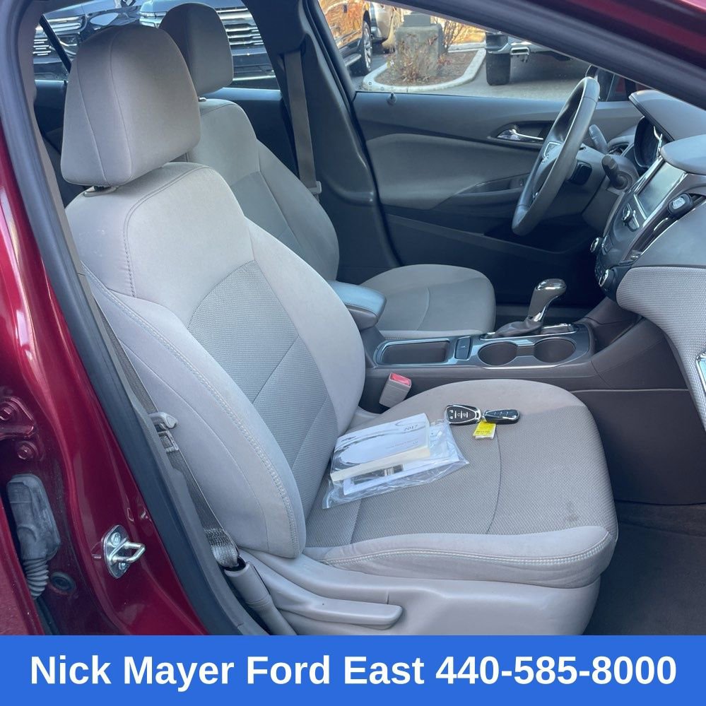 Used 2017 Chevrolet Cruze LT w/ Convenience Package image 7