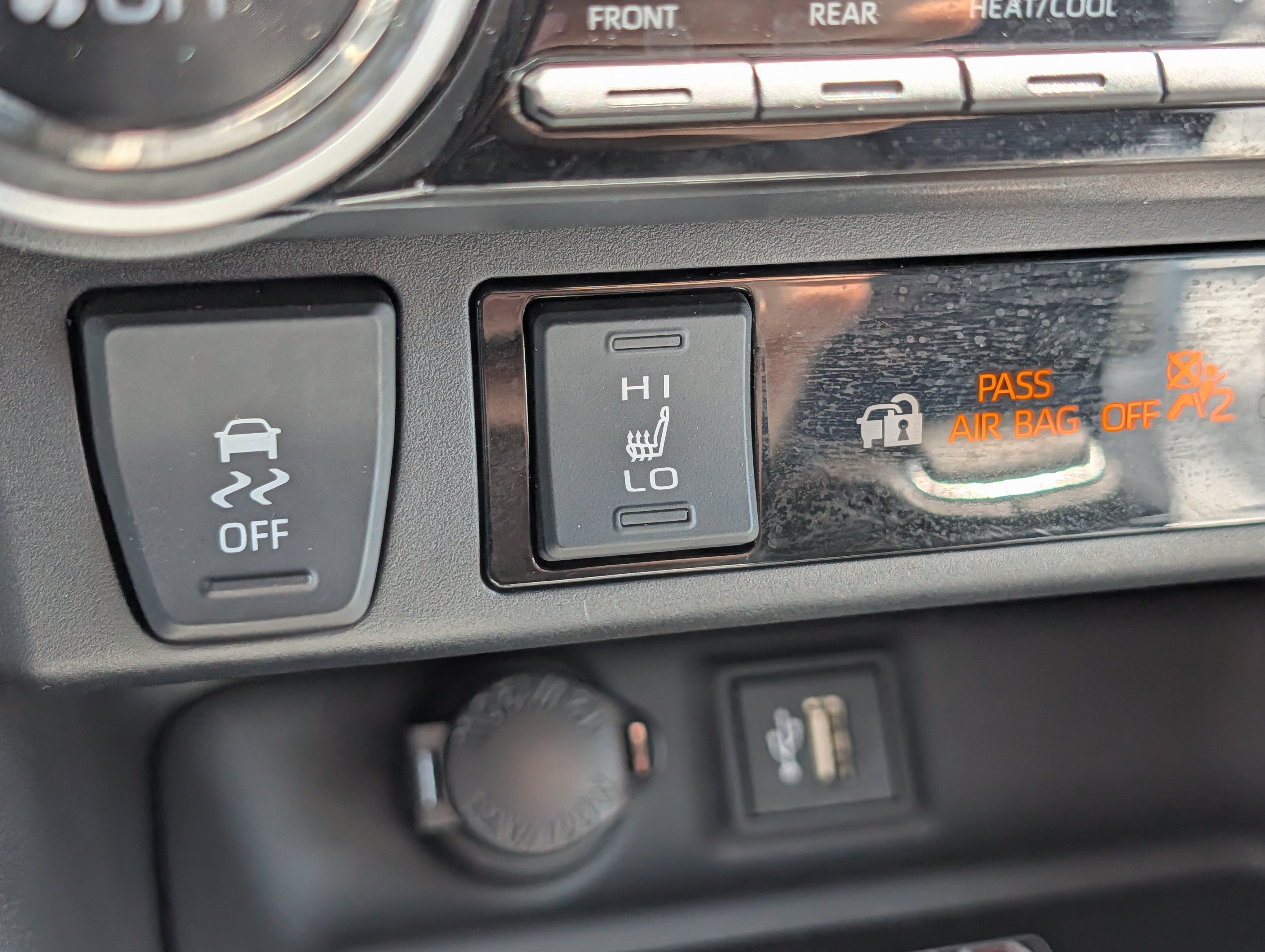 Used 2023 Toyota RAV4 XSE AWD/4WD image 28