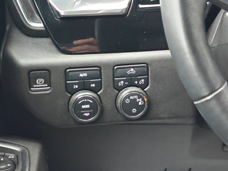 Used 2023 Chevrolet Silverado 1500 LT image 20