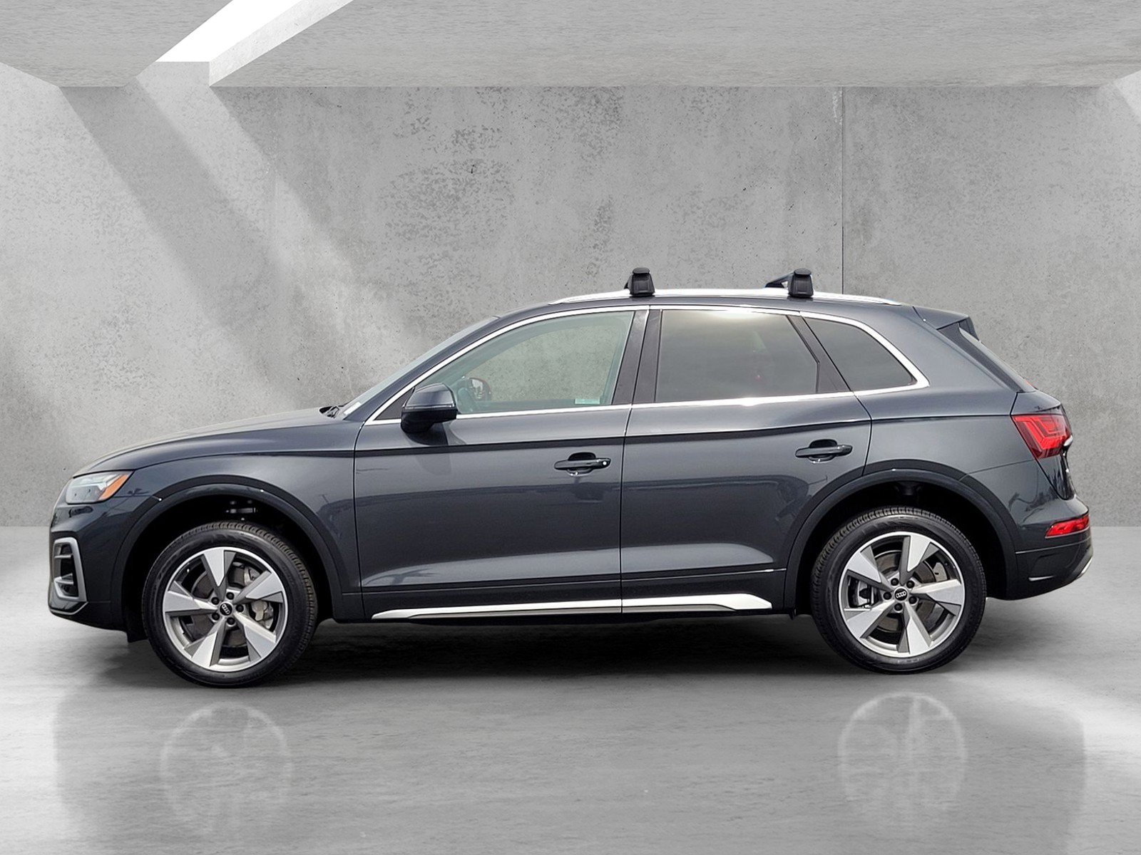 Used 2023 Audi Q5 2.0T Premium w/ Convenience Package image 7