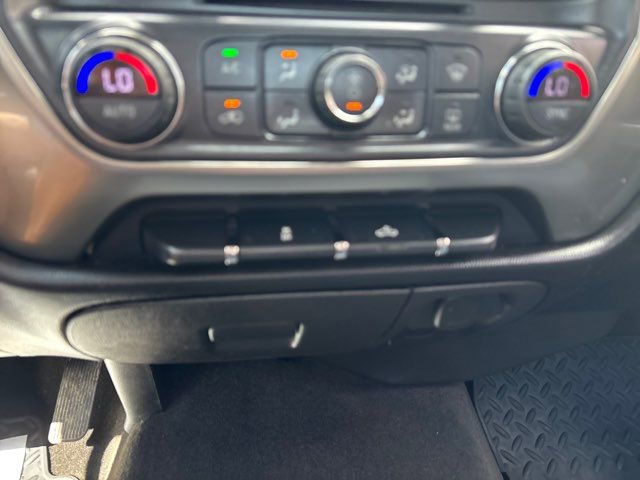 Used 2018 Chevrolet Silverado 1500 LT w/ LT Eassist Package RWD image 27