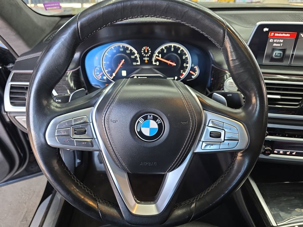 Used 2018 BMW 750i image 19