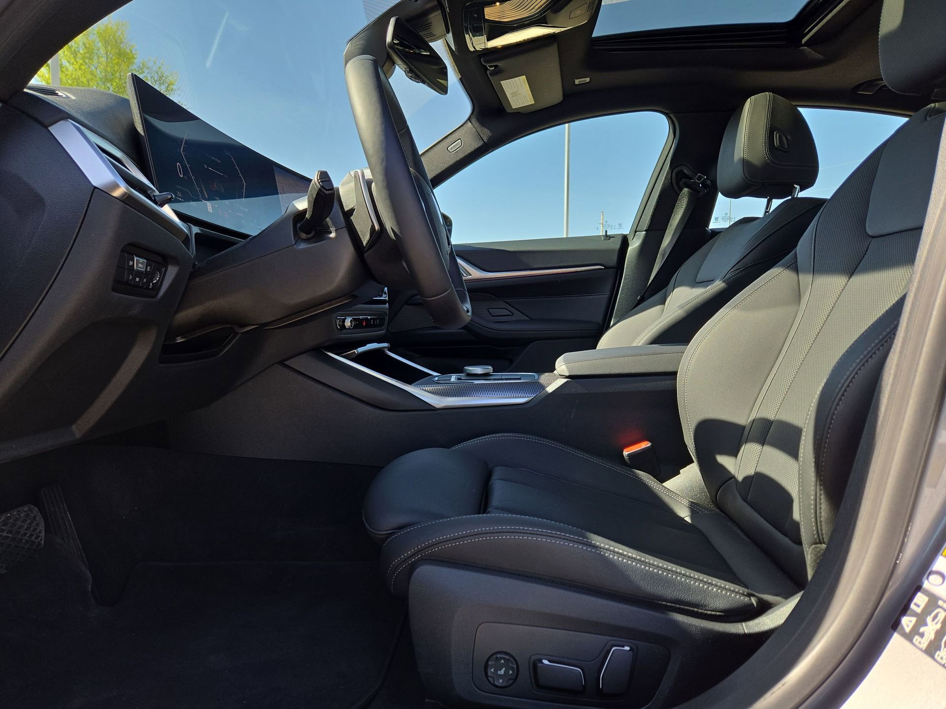 Used 2025 BMW 430i xDrive w/ Premium Package image 16