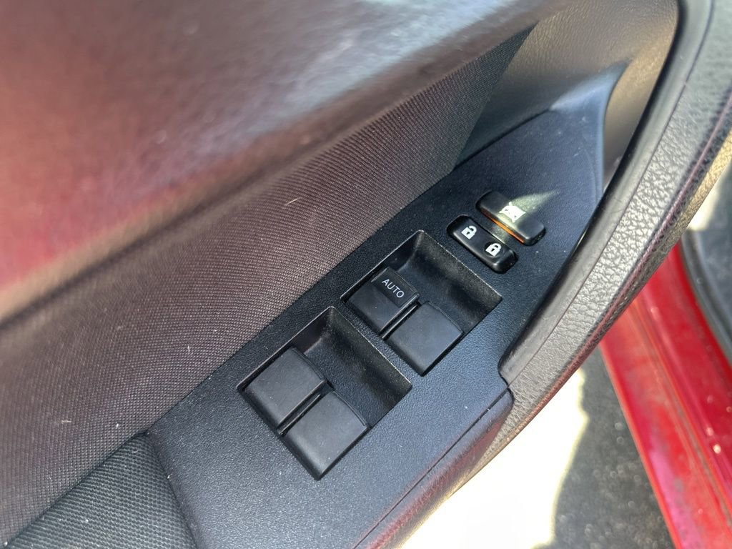 Used 2019 Toyota Corolla LE FWD image 15