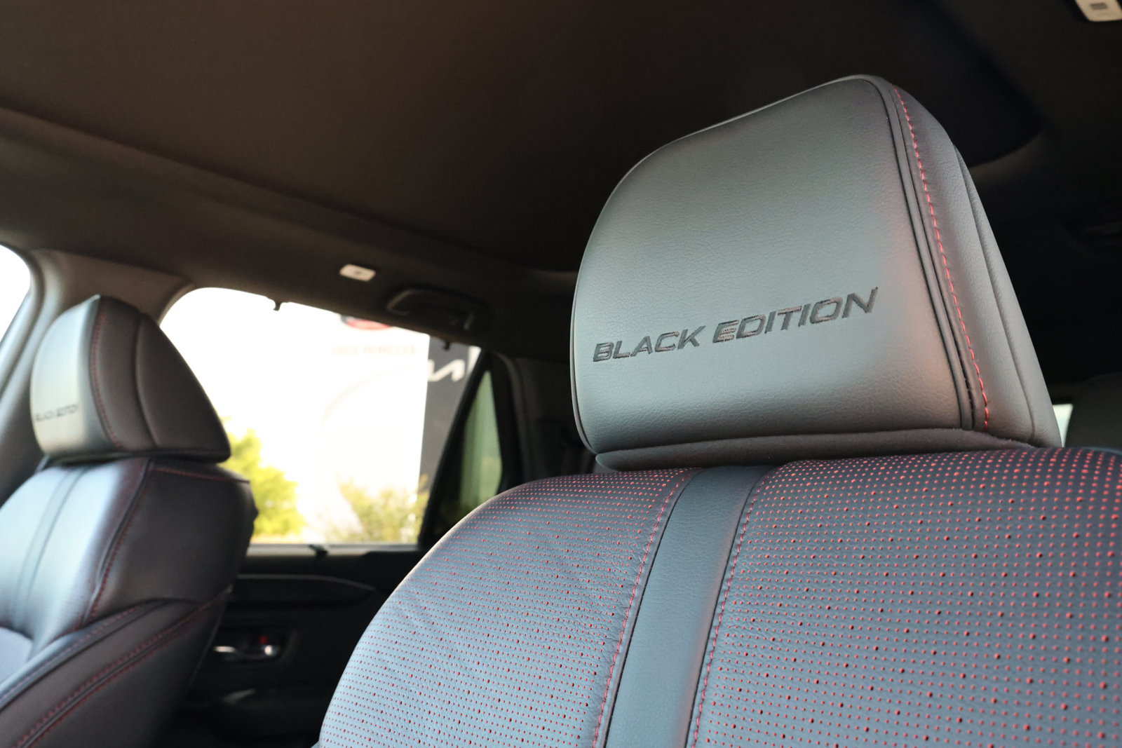 Used 2025 Honda Pilot Black Edition image 16
