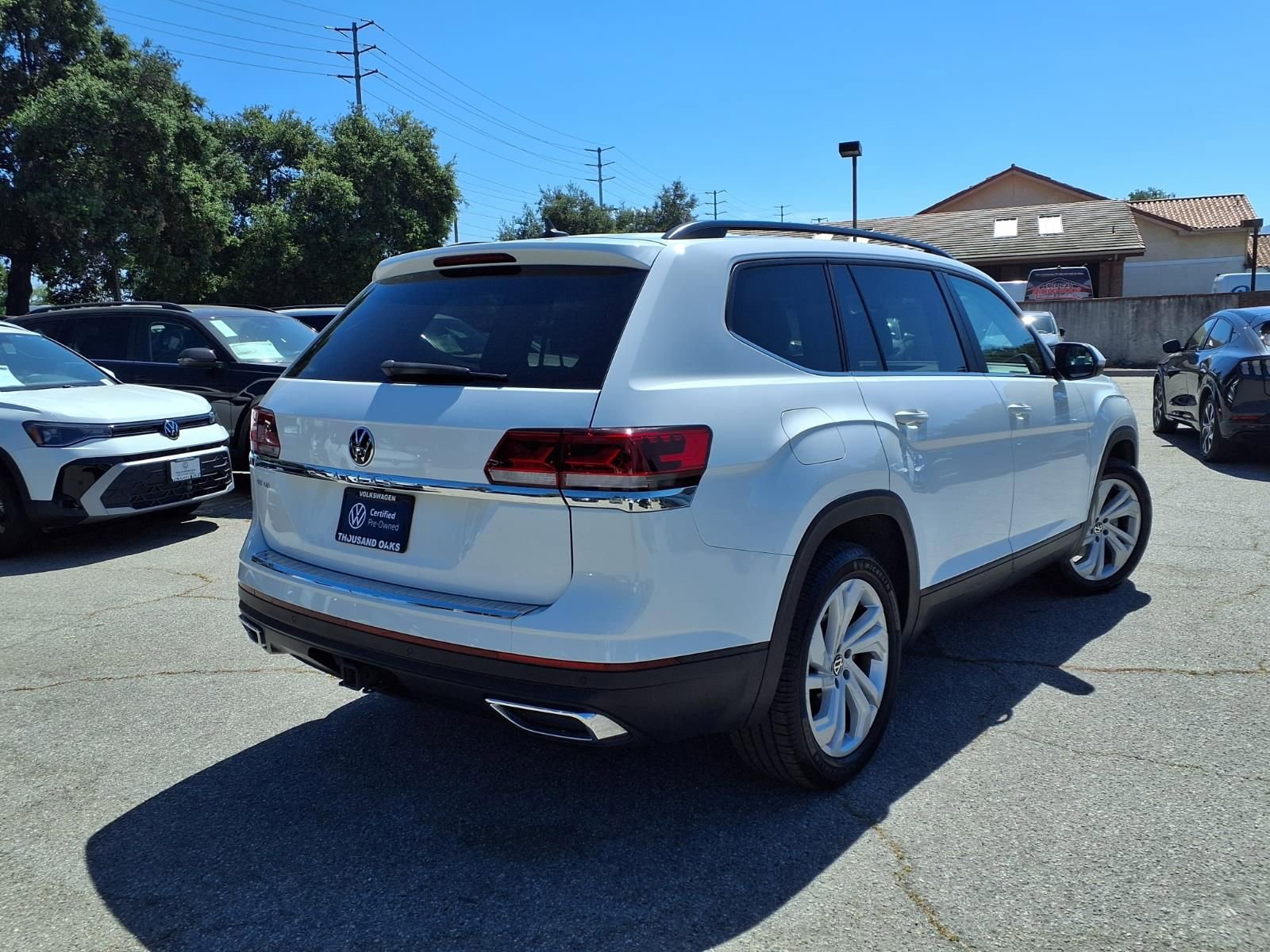 Used 2023 Volkswagen Atlas SE w/ Panoramic Sunroof Package image 5